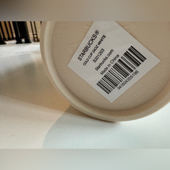 Starbucks white venti cup - Picture 4 of 5